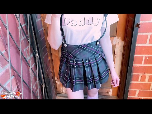 ❤️ Schoolgirl Sucks a dick gu domhainn agus fucks an àite clasaichean. ❤❌ Bhidio anal leinn ﹏